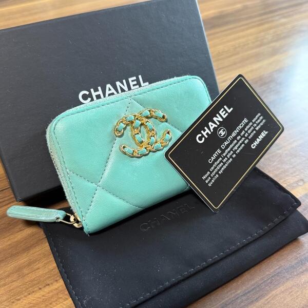 ★美品 31番台★シャネル CHANEL 19 コインケース ミニ財布 ディズヌフ マトラッセ CCマーク
