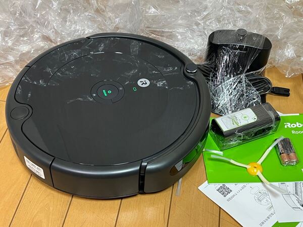 送料無料 (展示品)iRobot ロボットクリーナー ルンバ693 (ブラック)動作良好 (S-28)