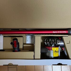 送料無料~(動作品)美品dyson V8コードレスクリーナー SV10K ダイソン v8 slim fluffy 充電式 掃除機 (新品大容量バッテリー付)S-34