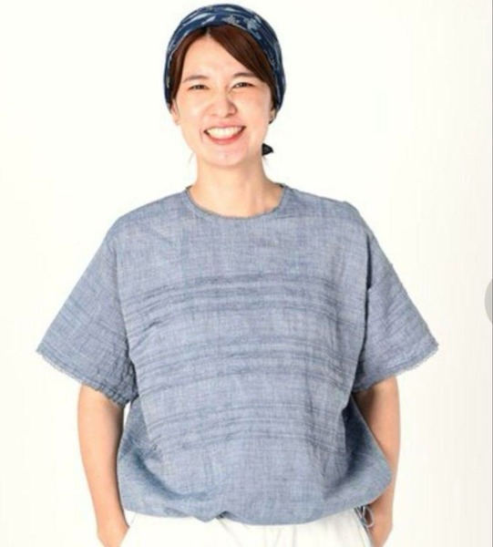 45R フォーティファイブアール 藍インドカディdeタックTシャツ 手紡ぎ手織り R刺繍 藍染 インディゴ ピンタック ギャザー 半袖ブラウス