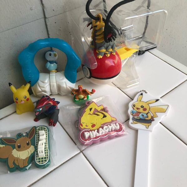 【即決/送料無料】Pokemon ポケモングッズ8個アソートまとめ売り マスコットフィギュア チャーム ピカチュウ イーブイ ギラティナ 中古