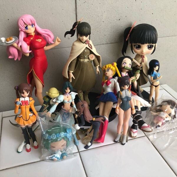 【即決/送料無料】美少女フィギュア13個アソートセットまとめ売り 栗花落カナヲ 禰豆子 鬼滅の刃 セーラームーン 中古 訳あり