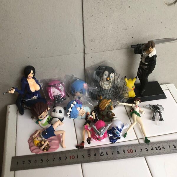 【即決/送料無料】アニメキャラマスコットフィギュア16個アソートセットまとめ売り ONEPIECE ファイナルファンタジー レム ピカチュウ 中古