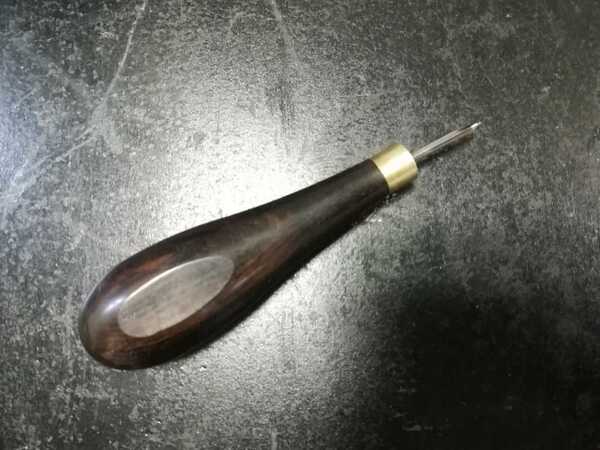 国産逸品! 菱ぎり 細目 (約2,4mm) 研ぎ上げ済み レザークラフト 菱ギリ きり キリ