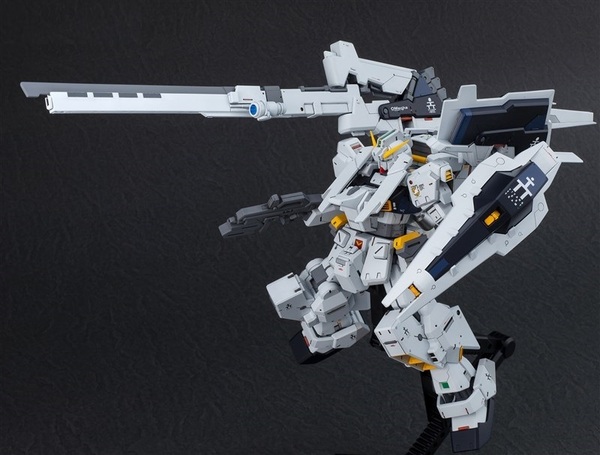HGUC ADVANCE OF Z ティターンズの旗のもとに 1/144 RX-121-1 ガンダム TR-1(ヘイズル改) FF-X29A Gパーツ フルドド ヘイズル・ラー完成品