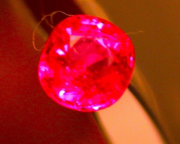 <非加熱のような気はしますが・・・> ビルマ産・ルビー(ピンクサファイア寄り)0.712ct *天然ルビーとのソーティング有