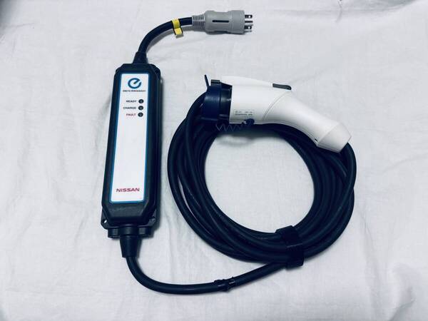 送料無料 日産リーフ充電ケーブル3NK5E 7.5m ⑧