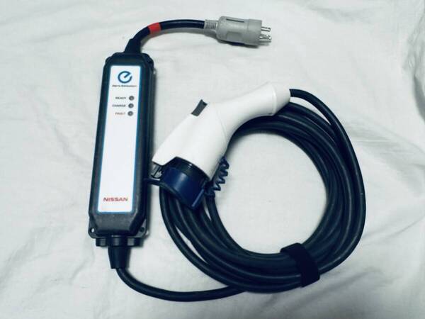 送料無料 日産リーフ充電ケーブル3NK5E 7.5m ③