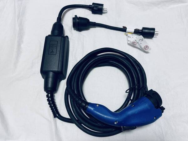 トヨタ純正 プリウスPHV 充電ケーブルG9060-47110 100Vと200V用コンセント付き