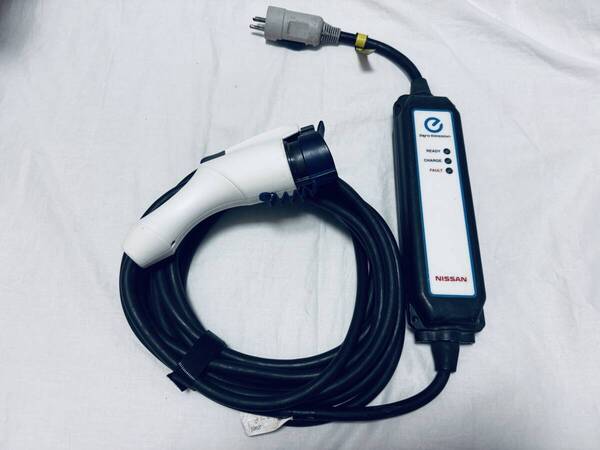 送料無料 日産リーフ充電ケーブル3NK5E 7.5m ①