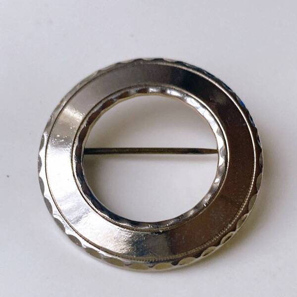 ヴィンテージブローチ サークル ピンブローチ リング シャンパン☆vintage jewelry accessoriesR0472