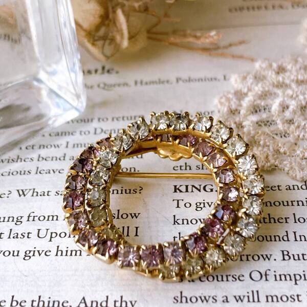 ヴィンテージブローチ ラインストーン クリスタル ピンク ゴールド サークル☆vintage jewelry accessoriesR0508