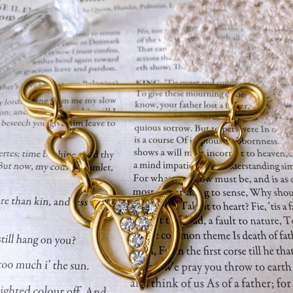 安全ピンブローチ ゴールド ラインストーン チェーン 美品☆vintage jewelry accessoriesR0523