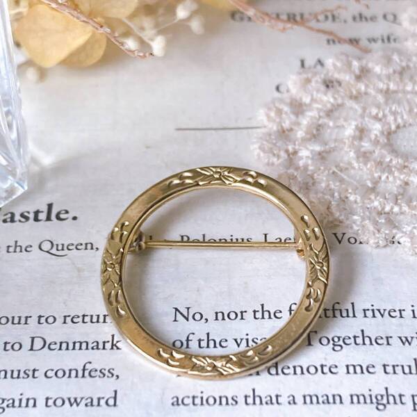 ヴィンテージブローチ ゴールド サークル 美品☆vintage jewelry accessoriesR0539