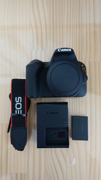 ★美品★ Canon キャノン EOS Kiss X9 ストラップ付♪
