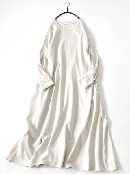 美品 BEARDSLEY ビアズリー オフホワイト コットン裏毛ワンピース
