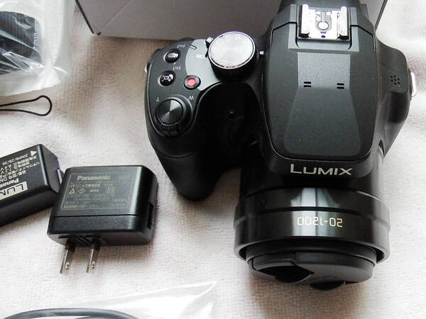 新品同様 即発送 Panasonic LUMIX DC-FZ85D-K ブラック 超高倍率ズームカメラ搭載 デジタルカメラ パナソニック