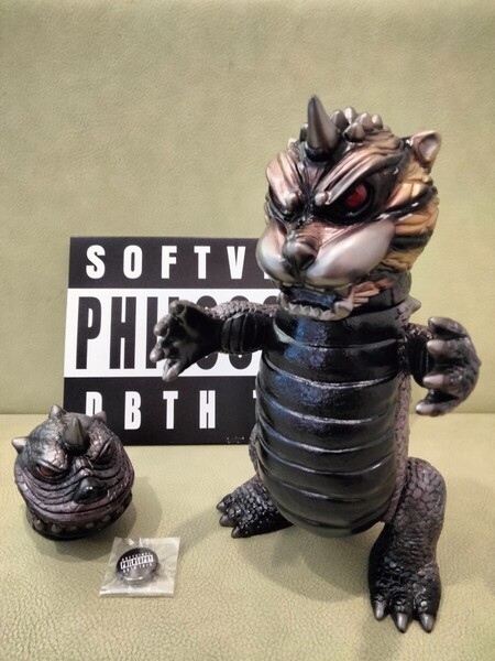 ソフビ DBTHTOYS 涅槃怪獣ニルヴァ IRON EATER ブルマァク 安楽安作 ゾルメン 真頭玩具 zollmen izumonster punkdrunkers