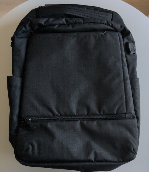 rivacase リュック 8365 ブラック バックパック リヴァケース 25L トラベルバッグ 男女兼用 USB 通勤