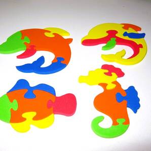 【おさかな スポンジ パズル 4種類】お風呂 おもちゃ カラフル 海洋生物 知育 かわいい 可愛い キッズ 玩具 楽しい プール 魚 イルカ