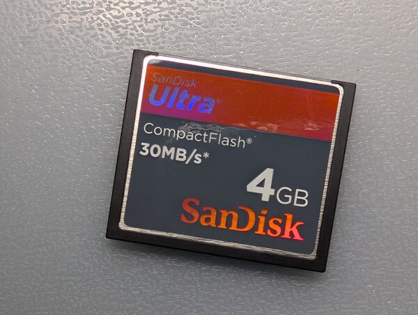 SanDisk CompactFlash Ultra 4GB CFカード ケース付き サンディスク コンパクトフラッシュ メモリーカード 動作確認済み