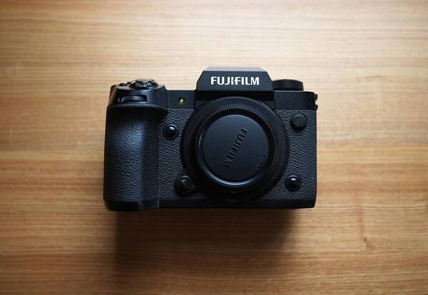 Fujifilm X-H2 ボディ 予備電池 元箱 未記入保証書あり 純正充電器
