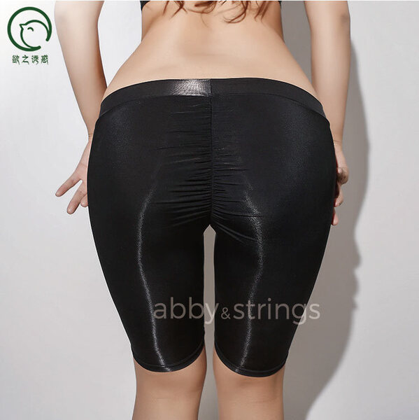 【午前購入で当日出荷】光沢ハーフレギンスパンツ トレーニングウェア(黒色)②艶ありナイトウェアコスプレ衣装伸縮膝上もも丈