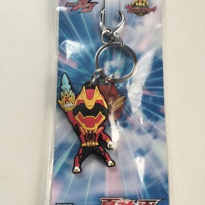 Wヒーロー夏映画2025 仮面ライダー ガヴ ナンバーワン戦隊 ゴジュウジャー 前売特典 特典 スペシャルキーホルダー キーホルダー