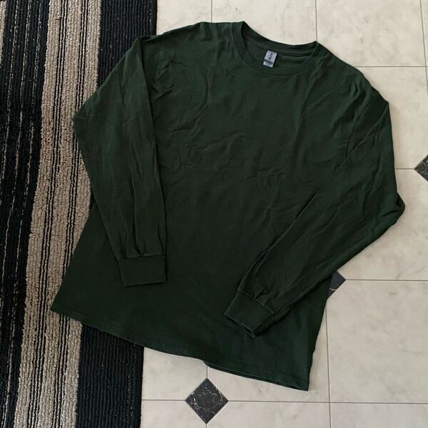 美品 Gildan ギルダン ドロップショルダークルーネックカットソー オーバーサイズ 無地 ロンT 長袖Tシャツ ダークグリーン M 定価4,950円