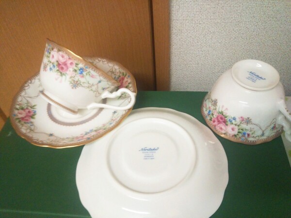 ノリタケ Noritake アフロディーテ 廃盤 プレート 皿 花柄 洋食器 ナルミ ウェッジウッド