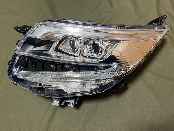 破損無し 超美品 ノア 左ヘッドランプ 左ヘッドライト 81170-28G40 81150-28G40 koito 28-239 点灯確認済み 刻印 A 80系 後期 良品