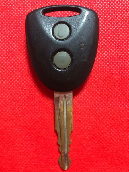 ダイハツ 純正 キーレス リモコン 鍵 2ボタン グレーボタン 動作確認済 赤ランプ クリック感有 ムーヴ ミライース等 (457)