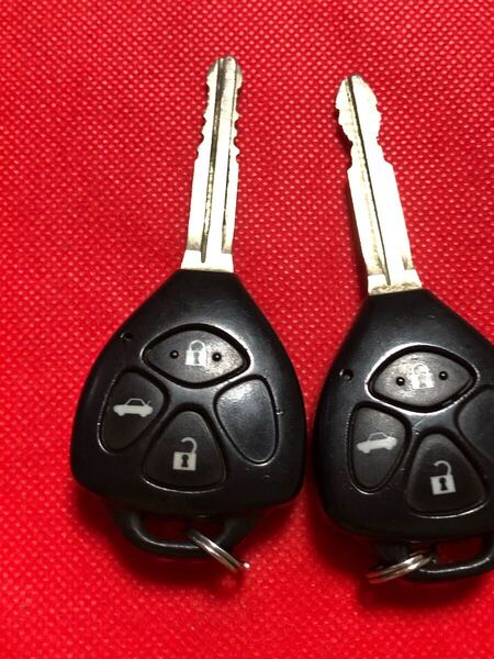 送料込 TOYOTA トヨタ純正 GRS180 クラウン GRX120 マークX 22100 3ボタン スマートキー キーレス リモコン 鍵 2本 (589)