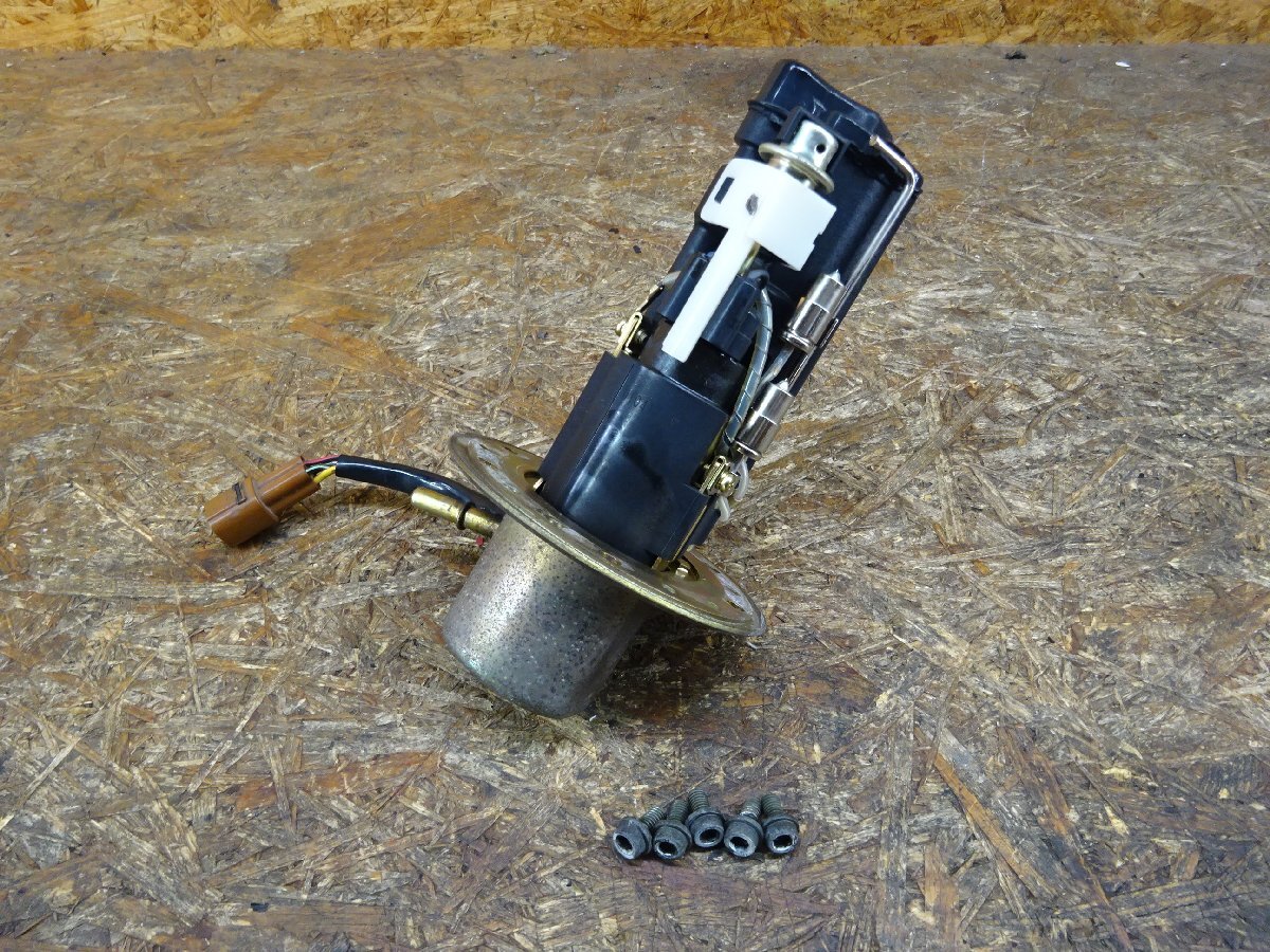スズキ　SUZUKI 純正　フューエルポンプASSY　15110-76G00 スズキ SUZUKI 純正 フューエルポンプASSY 15110-76G00 - メルカリ