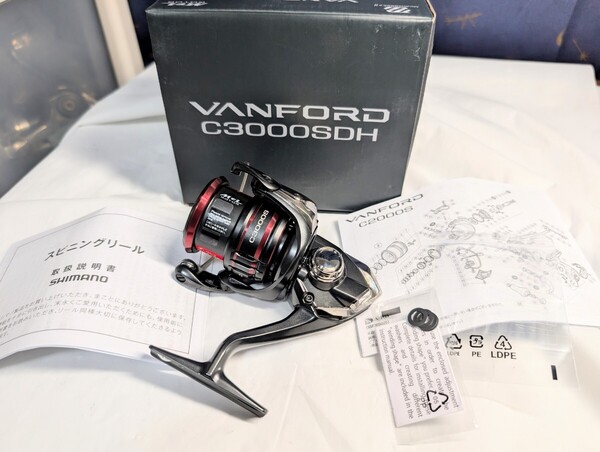 新品 ハンドル無し シマノ 20ヴァンフォード 管929FP C3000SDH 本体+スプール