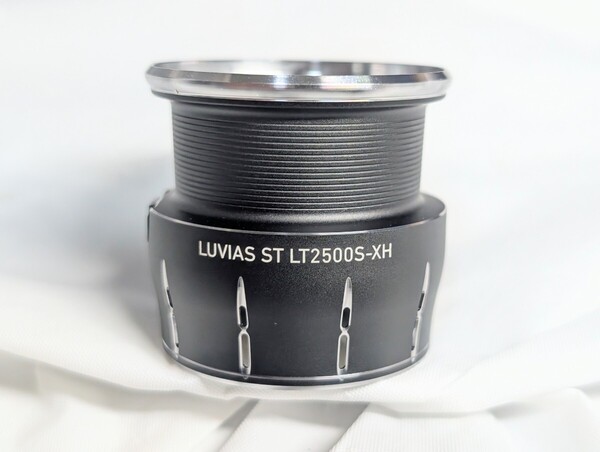 美品 ダイワ 管4GP 24ルビアスST LT 2500S-XH スプール