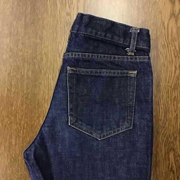 【GE012】BURBERRY BLUE LABEL 36 ジーンズ ジーパン デニムパンツ 裾内側チェック柄 ブランド古着 バーバリーブルーレーベル 送料無料