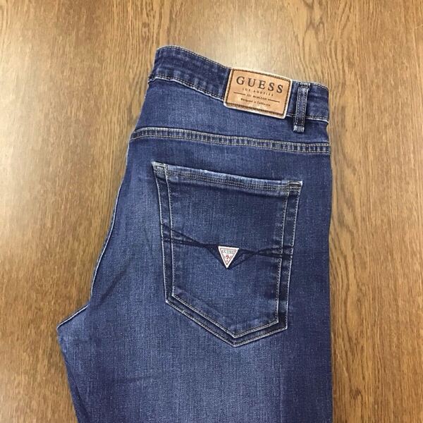 【GE029】GUESS W36 色落ち加工 スキニー ジーンズ ジーパン デニムパンツ ストレッチ生地 メンズブランド古着 ゲス 送料無料