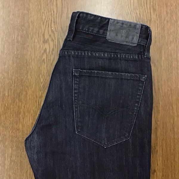 【GE059】GUESS W32 色落ち加工 ジーンズ ジーパン デニムパンツ ストレッチ生地 メンズブランド古着 ゲス 送料無料