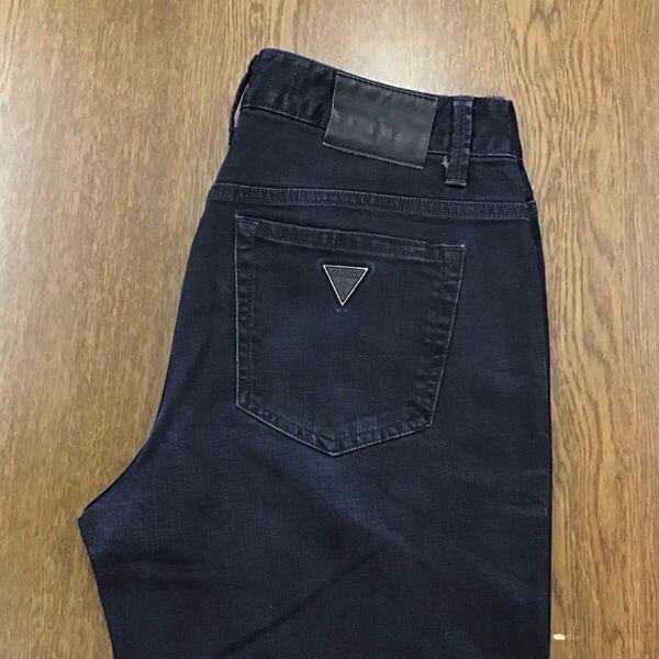【GE075】GUESS W31 色落ち加工 ジーンズ ジーパン デニムパンツ ストレッチ生地 裾再現仕上げ メンズブランド古着 ゲス 送料無料