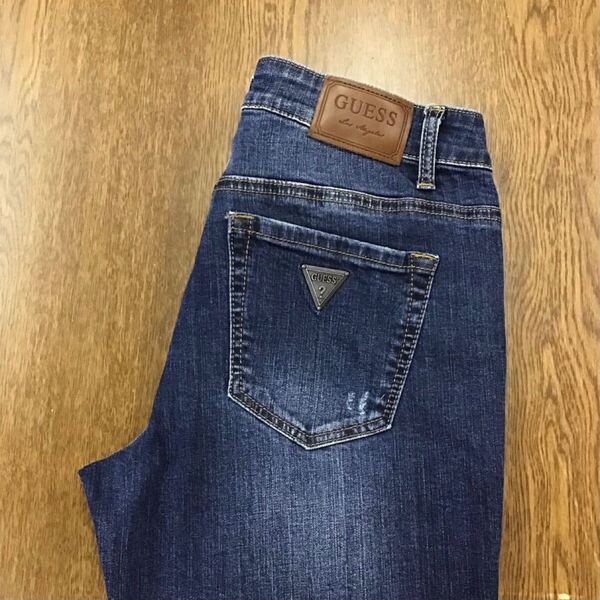 【GE081】GUESS 78(31) 色落ち加工 ダメージ加工 ジーンズ ジーパン デニムパンツ ストレッチ生地 裾再現仕上げ ブランド古着 ゲス送料無料