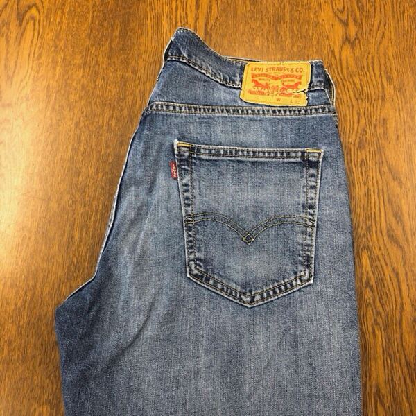 【GE180】Levi's W32 L32 色落ち加工 ジーンズ ジーパン デニムパンツ メンズブランド古着 リーバイス ボタン裏刻印4309 送料無料