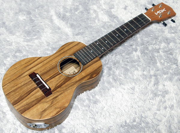 VOX エレクトリックウクレレ VUP-33-CBL コンサートサイズ 未展示商品 専用バッグ付属 Made In Japan