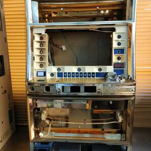 送料込み パチスロ実機 エレコ 4号機 アステカの筐体です。