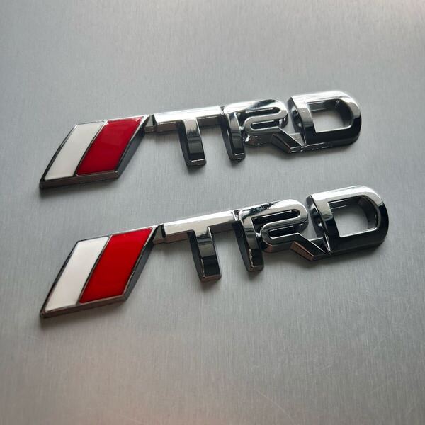 2点セット TRD ミニエンブレム メッキシルバー ステッカー 3D エンブレム 両面テープ付き 貼り付け簡単