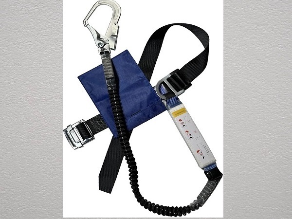 SingLon 新規格 胴ベルト型 墜落制止用器具 伸縮ロープ式 黒 新品 墜落制止用器具 胴 ベルト 落下防止 安全ベルト 高所作業 軽量 フック