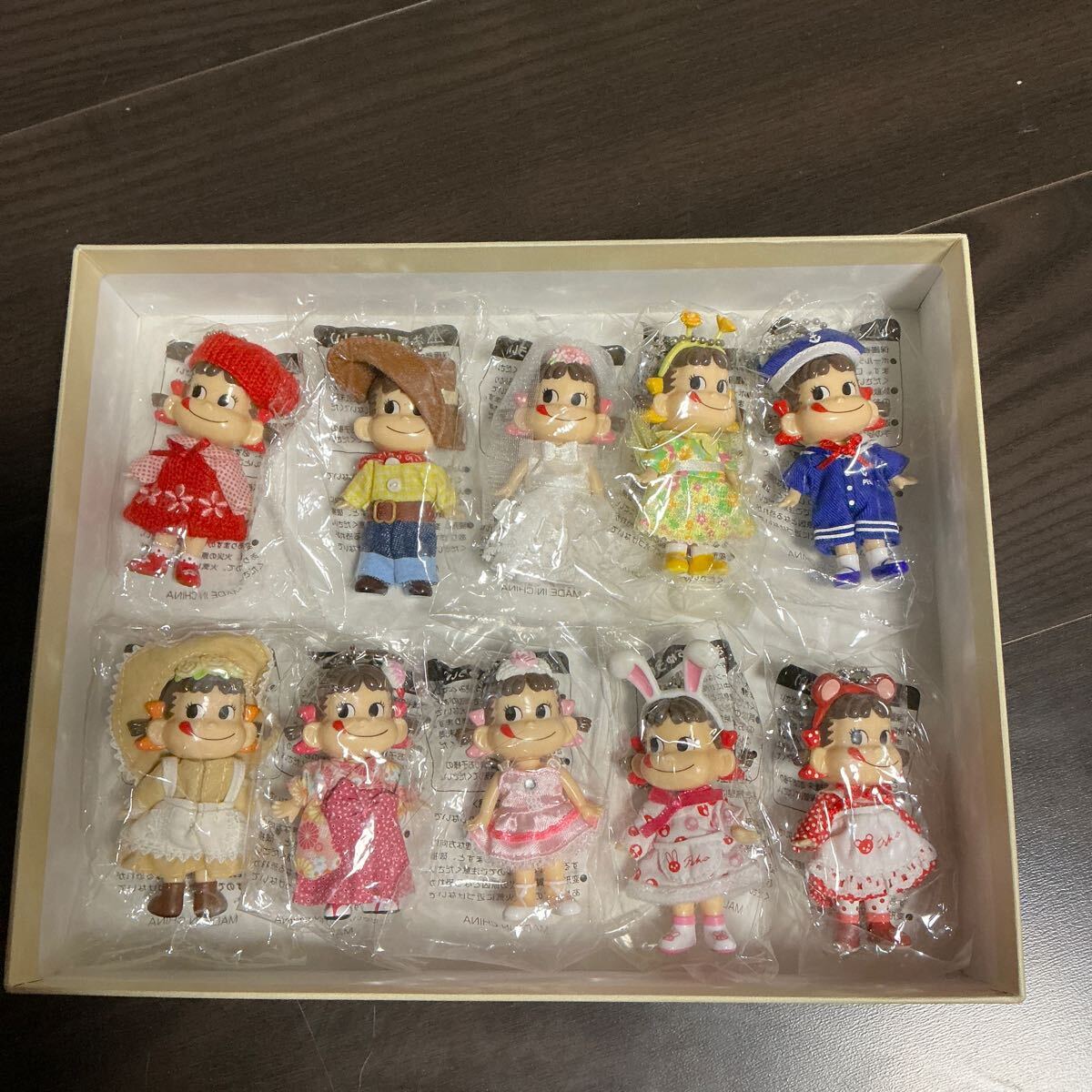 人気商品の中古品・新品・未使用品 Yahoo!オークション -「アイドルペコちゃん」の落札相場・落札価格 ぬいぐるみ
