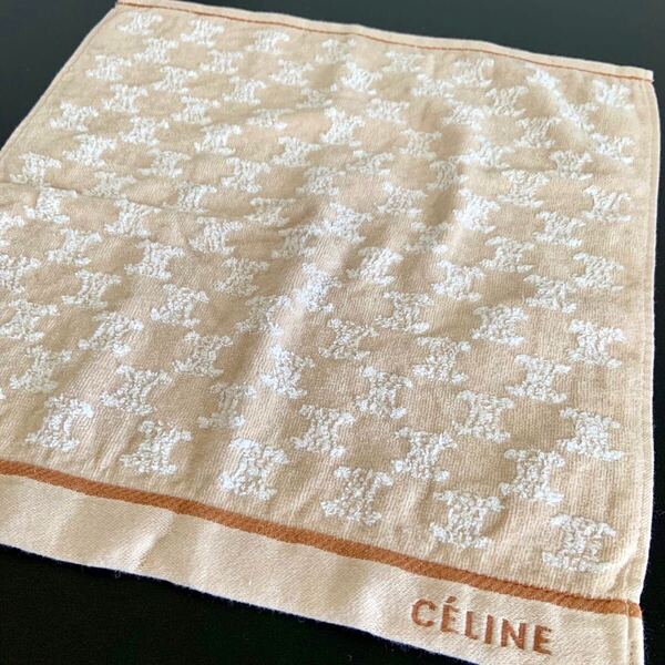 未使用 CELINE セリーヌ 大判 タオルハンカチ 約35×35cm 綿100% 日本製 ロゴ柄 ハンドタオル ハンカチ 西川産業