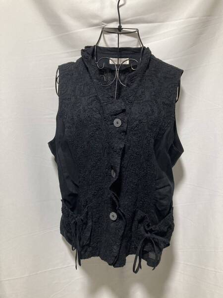 VIVIEN SPORTS ジレ 古着 レディース ブラック 袖なし ノースリーブ M 刺繍 綿100 ベスト VI-5-137