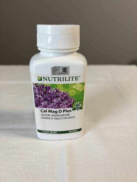 【海外版・新品】カルマグ D プラス 180粒 Amway サプリメント 骨サポート ビタミンD カルシウム マグネシウム たっぷり補給!お得用サイズ